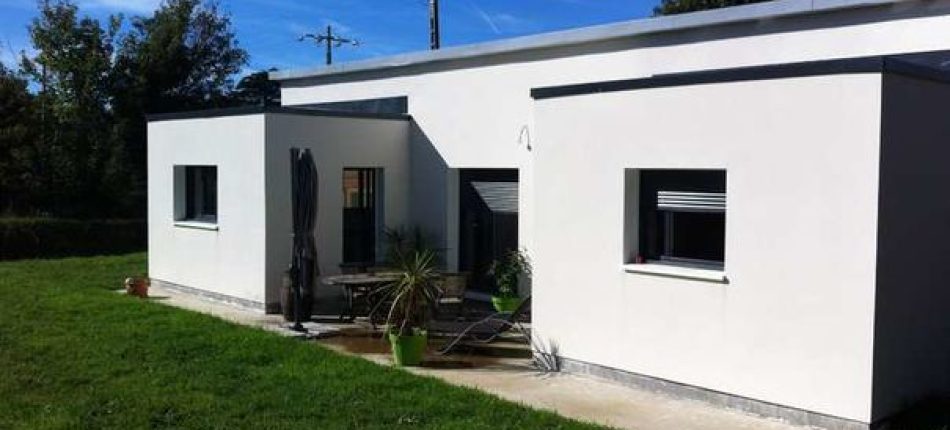 Construction d’une maison bois contemporaine à toit plat 