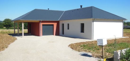 Une belle construction de maison de famille à Anglars Saint Felix