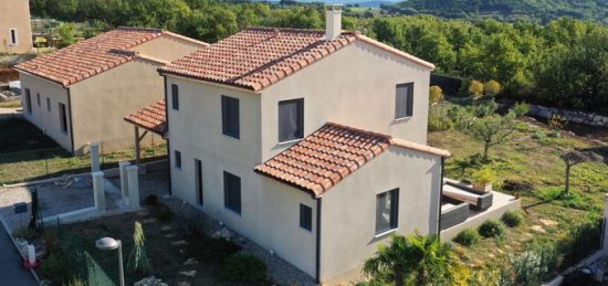 A Forcalquier construction d’un modèle a étage