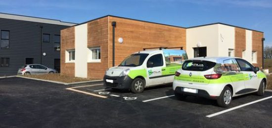 Construction maison NATILYS avec acrotères et bardage Douglas