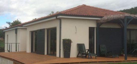 Construction d’une magnifique villa contemporaine sur demi sous-sol sur la commune de RAVEL à quelques kilomètres de LEZOUX