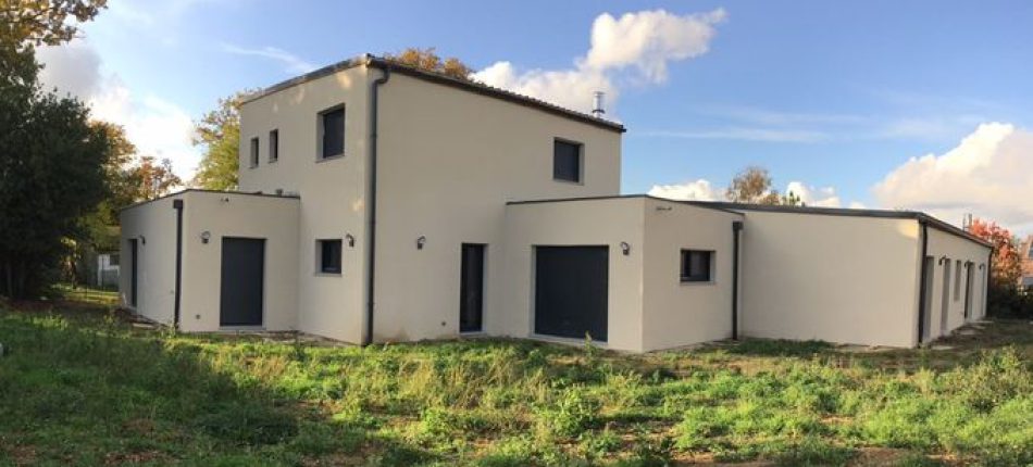 Construction d’une maison à étage avec toiture terrasse 