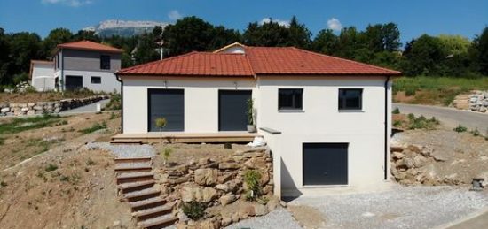 Construction d’une maison contemporaine en demi étage