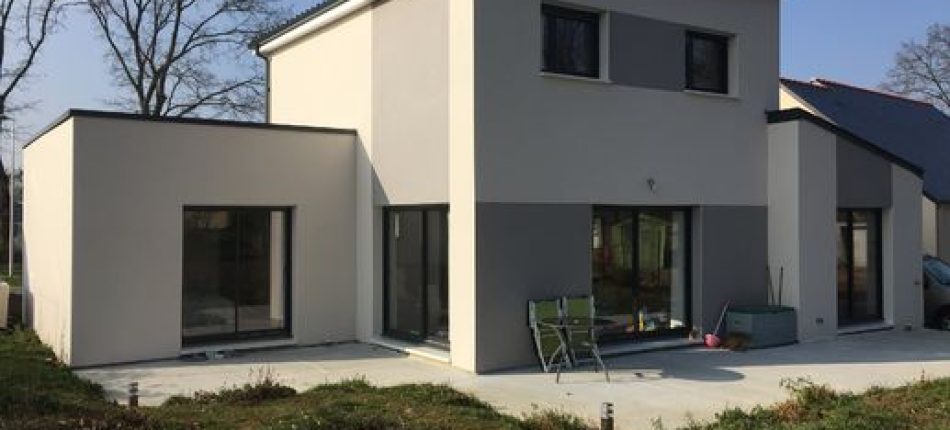 Construction d’une maison ossature bois contemporaine avec toiture monopan à Angers 