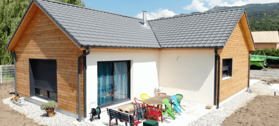 CONSTRUCTION D’UNE MAISON ENVIRONNEMENTALE A LA BATIE NEUVE 
