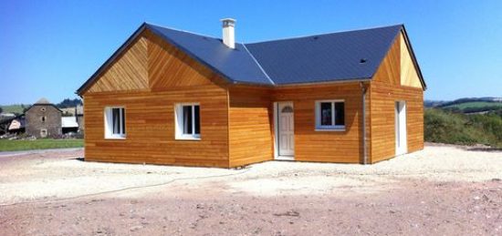 A Pont De Salars, construction d’une maison entièrement bardée en bois