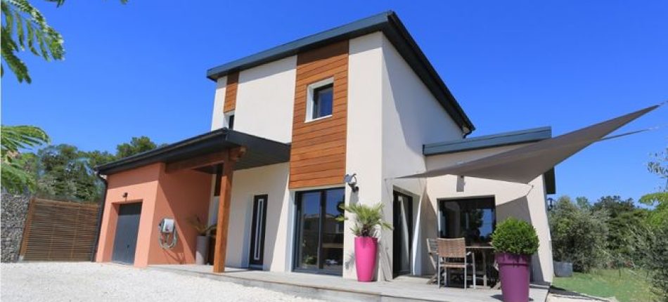 Construction d’une maison contemporaine avec étage sur la commune d’Entraigues 