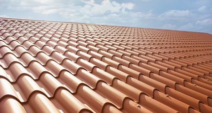 Maison à ossature bois : quelle toiture choisir ?