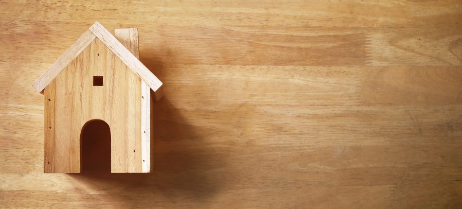 Les avantages de construire une maison en bois écologique 
